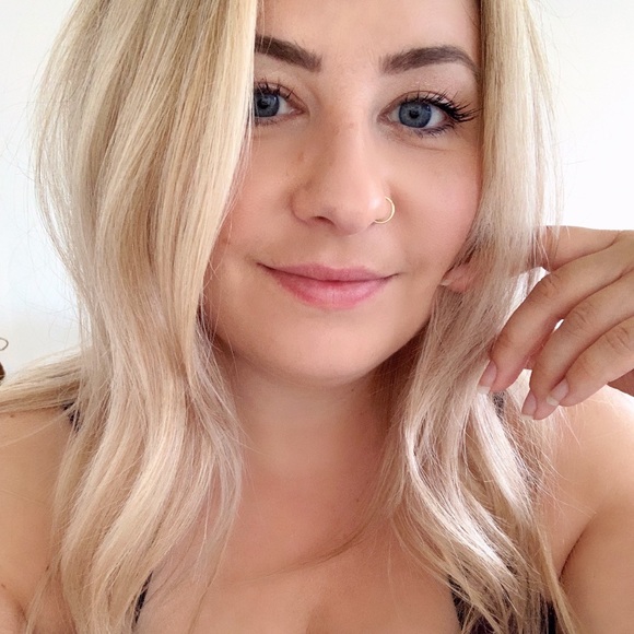 Meet your Posher, Jen - Picture 3 of 3